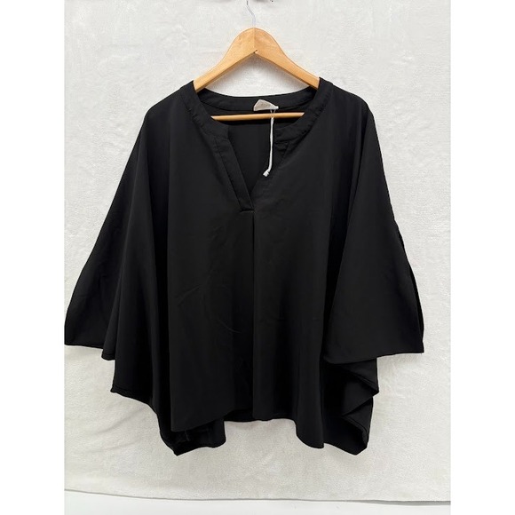 ANDREE BY UNIT Tops - Andree by Unit Women's Size M/L Black Tunic‎ Top Peek a Boo Sleeves NWT